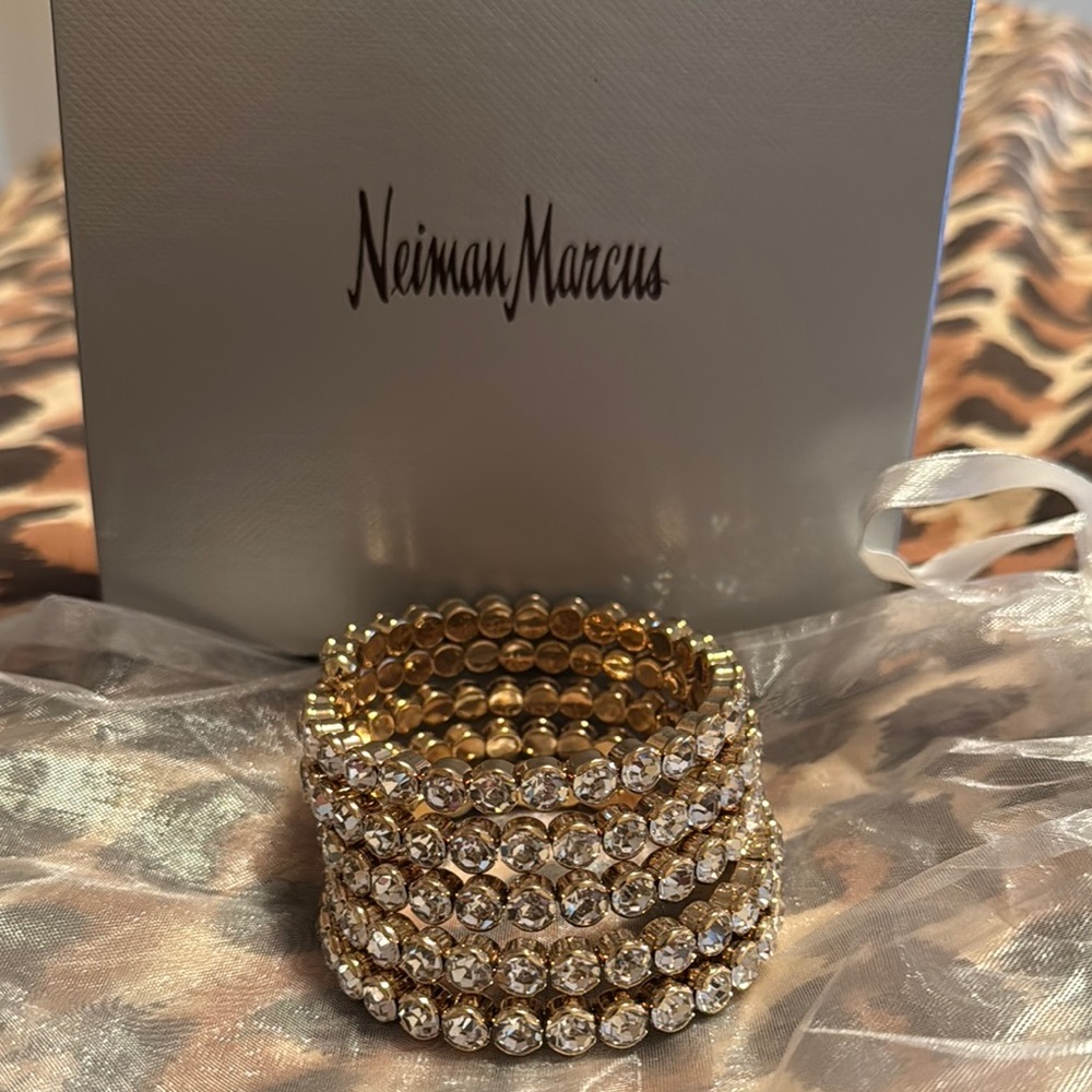 Gorgeous crystal bracelet